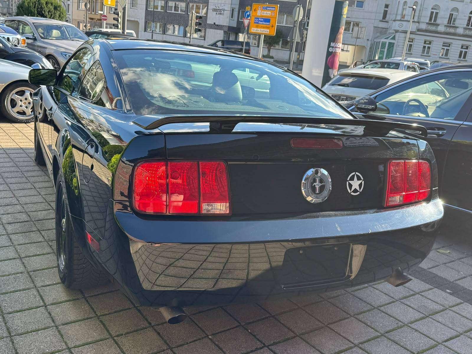 Ford Mustang Pony Paket mit Schaltgetriebe