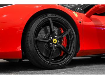 2015 Ferrari 488 GTB 照片 8
