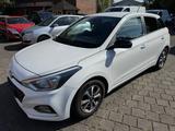 Hyundai i20 1.2 YES! TOP/TÜV/EURO 6/KAMERA/5-TÜRIG/ALU/+ - Hyundai i20: 1.6
