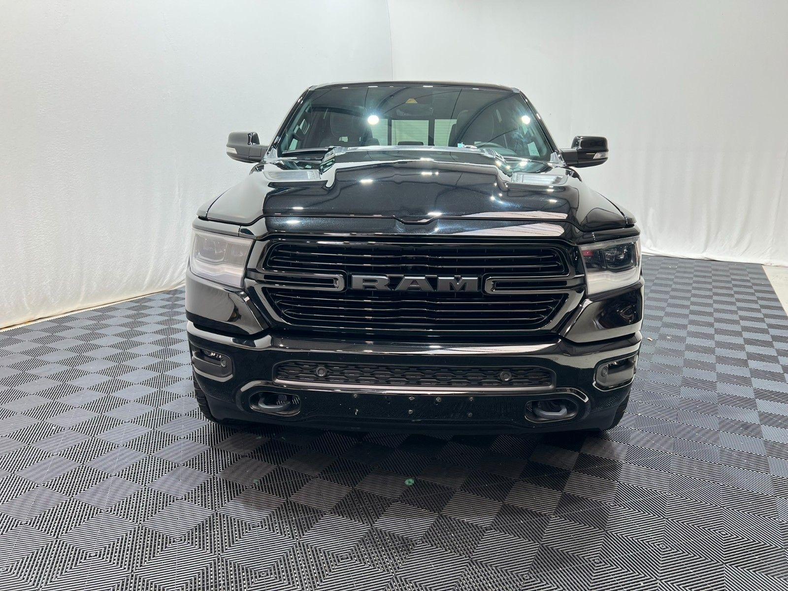 Fahrzeugabbildung Dodge RAM 1500 Laramie Crew Cab Longbed 4x4 *LPG/AHK*