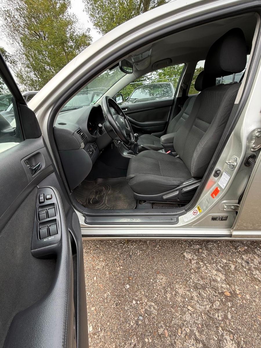 Toyota Avensis 2005 — photo 10