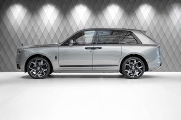 Cullinan BLACK BADGE 2026 GREY/RED STARLIGHT VIP