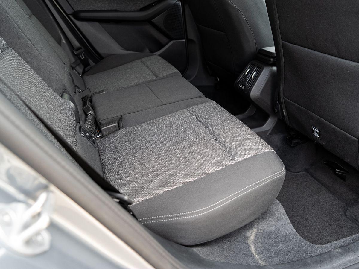 BMW 220i Active Tourer AHK PANO Alarm RFK ShadowL