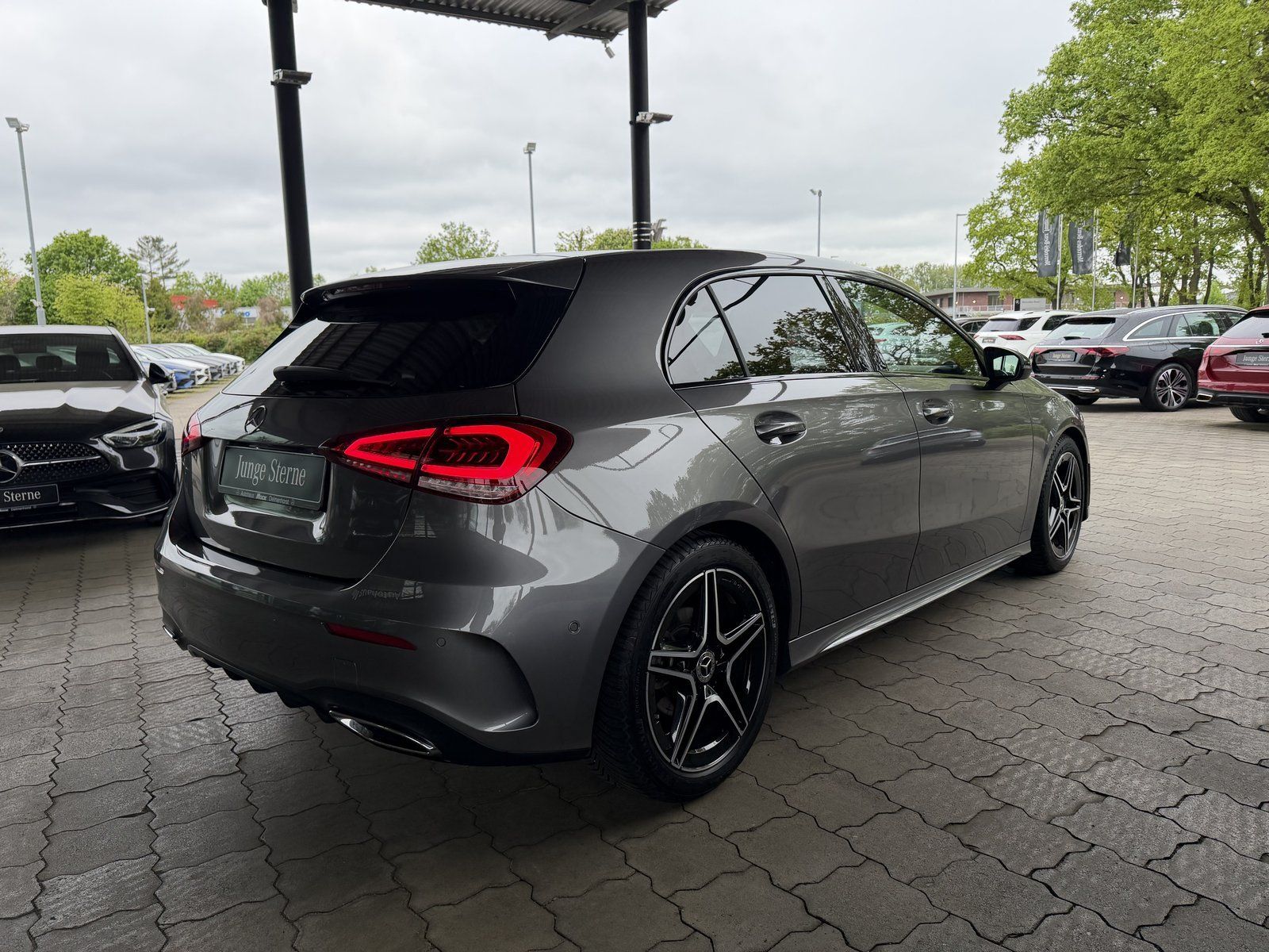 Mercedes-Benz A 180 Kompaktlimousine AMG Night LED MBUX Kamera foto 2