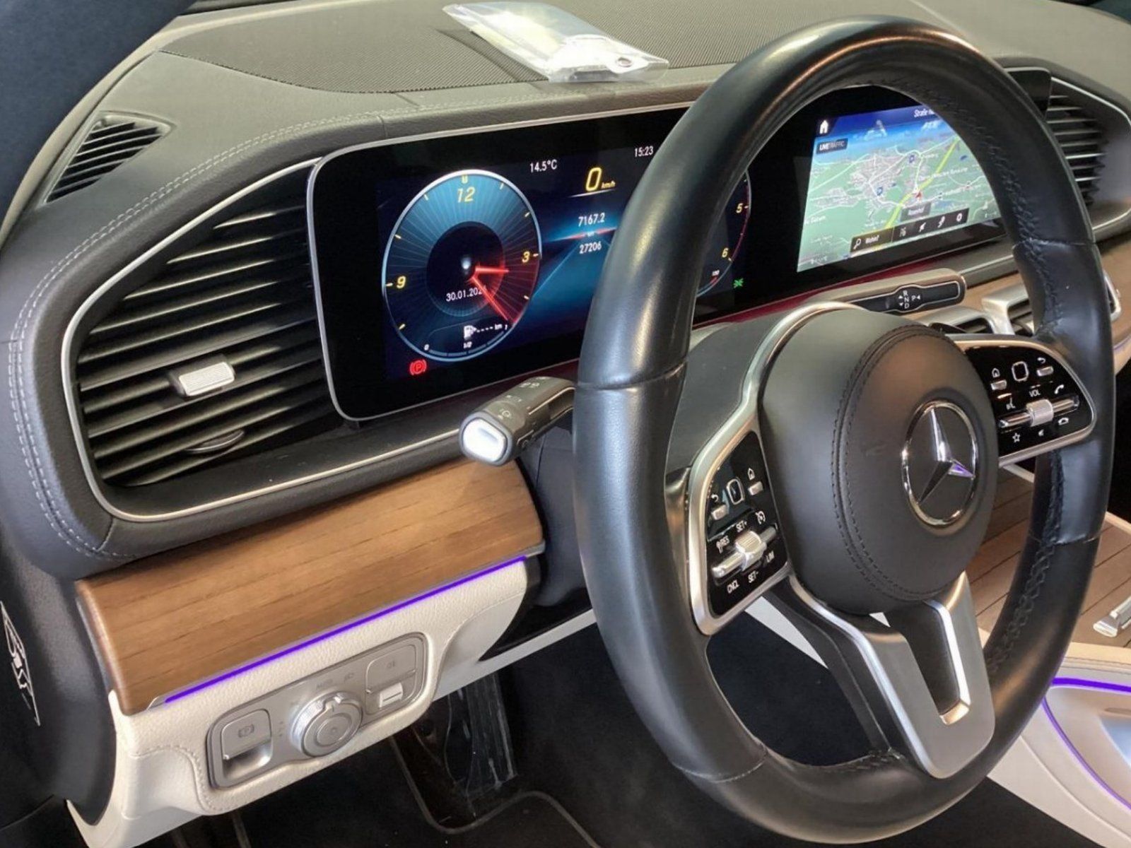 Fahrzeugabbildung Mercedes-Benz GLE 350 d Cpé AMG Pano AIRMATIC Burme MLED KeyGo