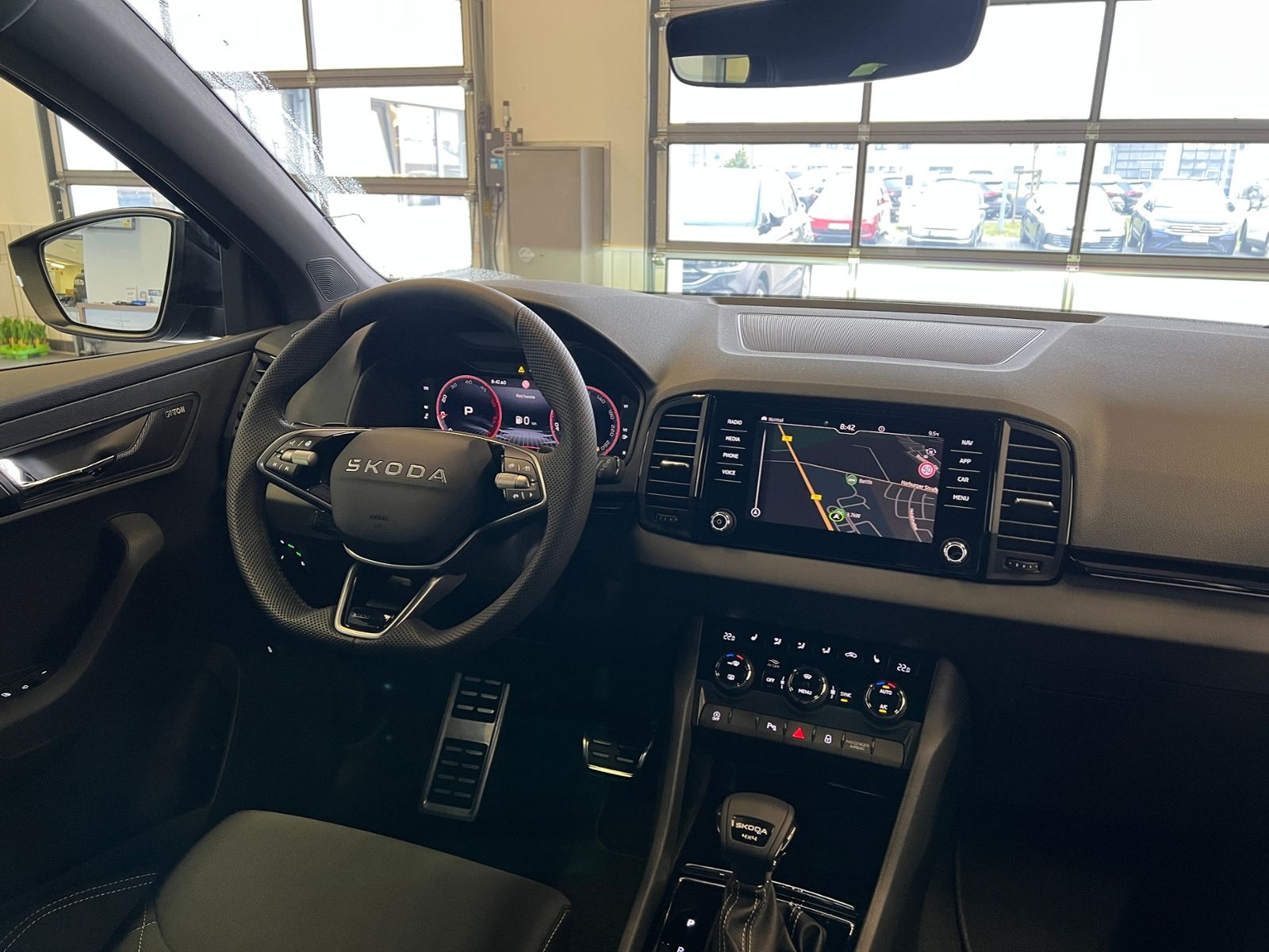 Fahrzeugabbildung SKODA Karoq Sportline 2.0 TDI DSG 4x4 *AHK,Canton-Soun