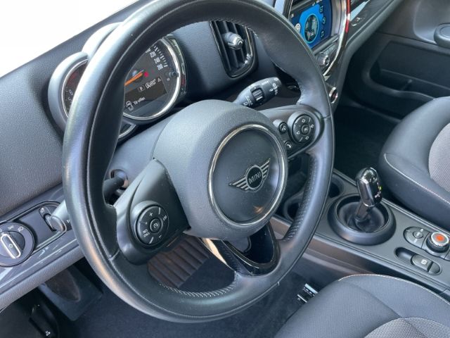 Fahrzeugabbildung MINI Cooper Countryman Autom.Einparkhilfe, Sitzheizun