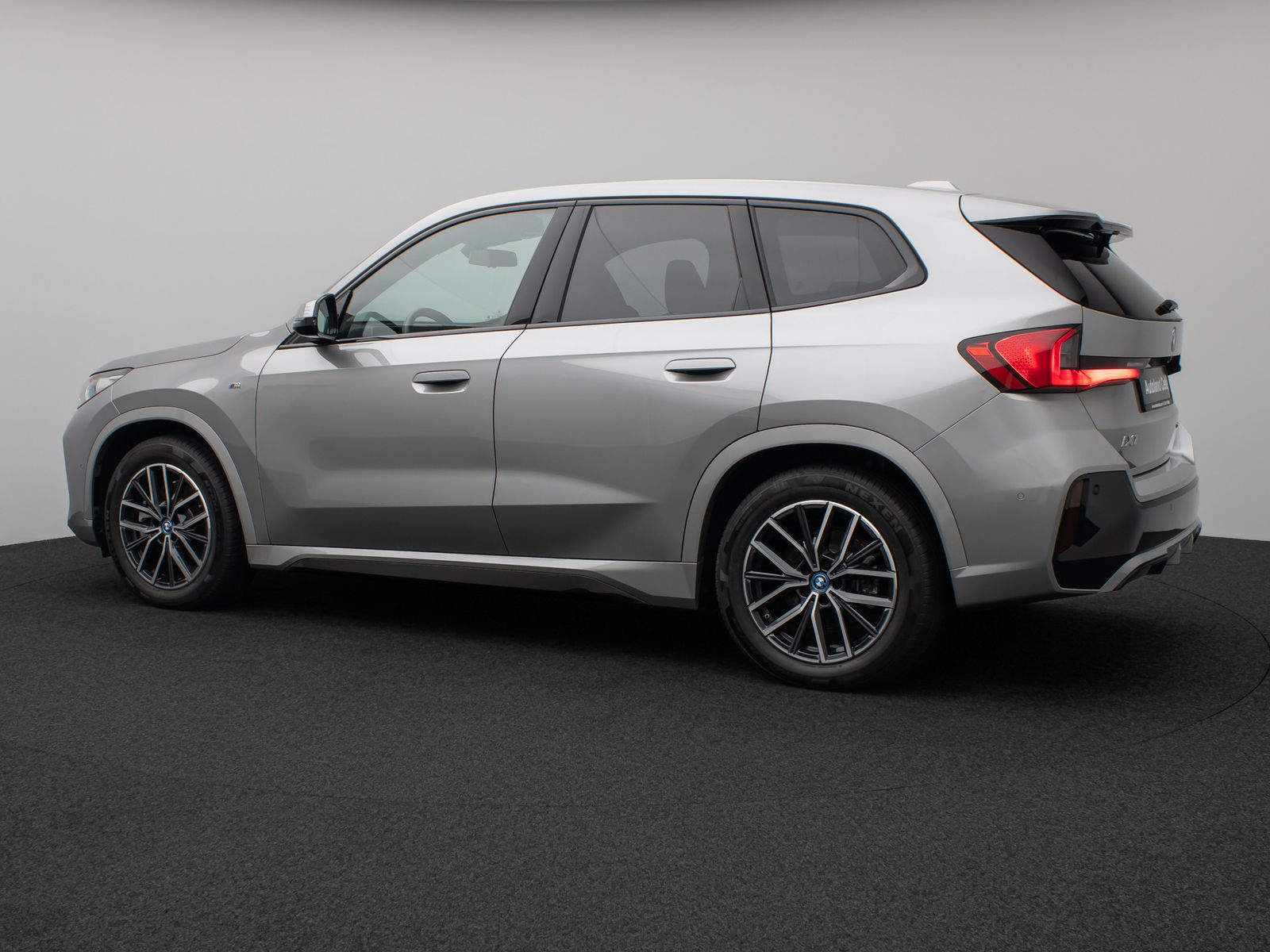 Fahrzeugabbildung BMW iX1 xD30 M Sport Panorama Kamera DAB Komfort LED