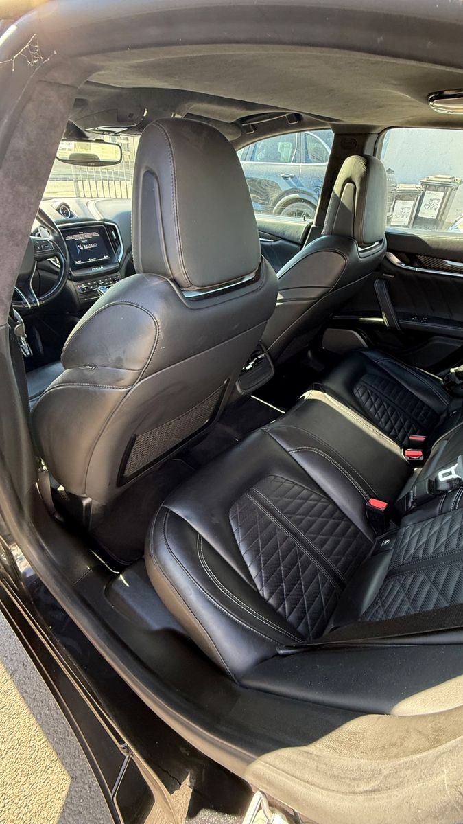 Fahrzeugabbildung Maserati Ghibli GranSport Diesel