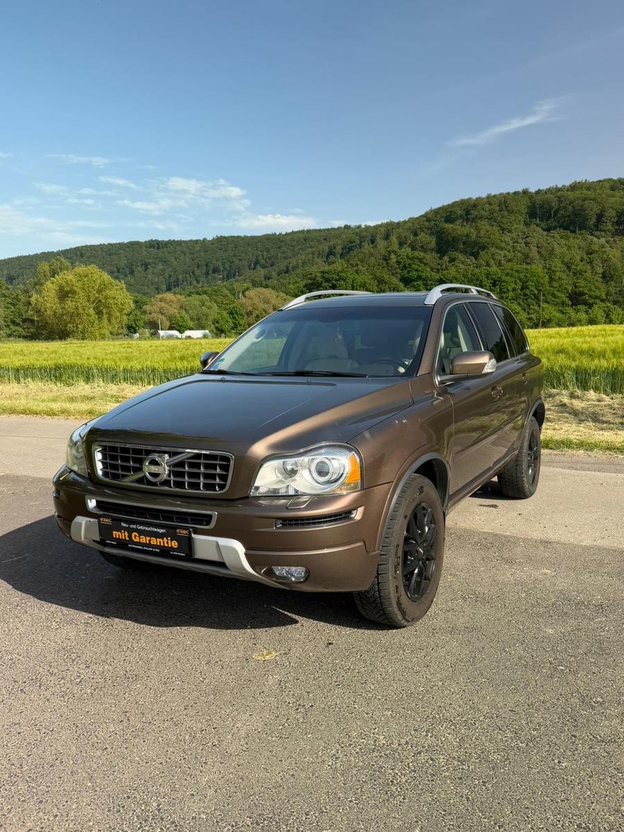 Volvo XC90 D5 Momentum Geartronic 7 SITZER LEDER AHK