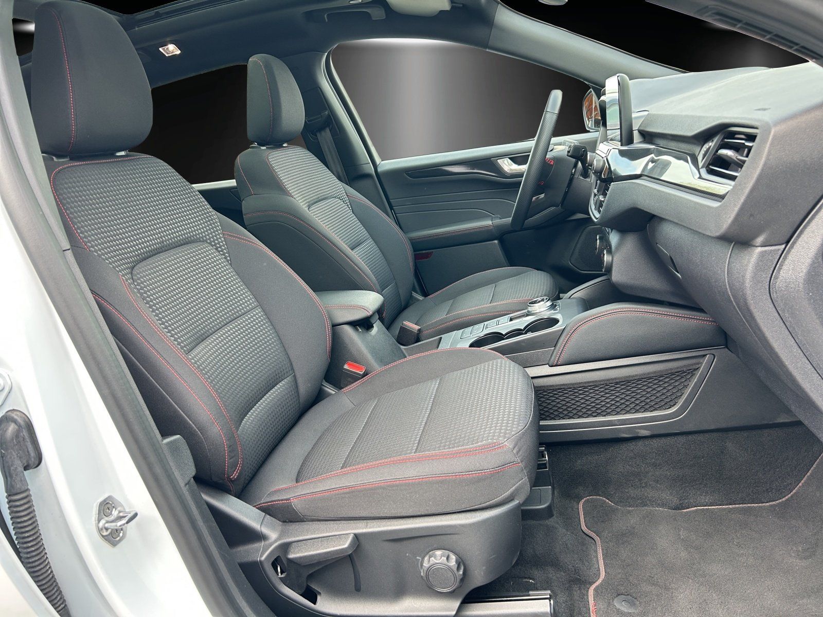 Fahrzeugabbildung Ford Kuga 2.5 PHEV ST-Line Aut./ACC/KAMERA/PANO/SHZ/