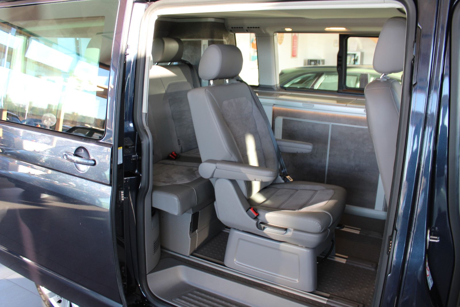 Volkswagen T6.1 California 2.0 TDI DSG Ocean FWD foto 12