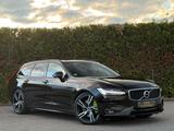 Volvo V90 Kombi R-Design 2.0 *VIRTUAL*KAMERA*PANO* - gebrauchte Volvo V90 aus dem Jahr 2020