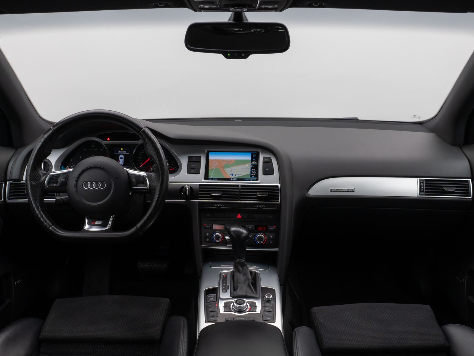 Fahrzeugabbildung Audi A6 Avant 2.7 TDI quattro S Line Glasdach Xenon