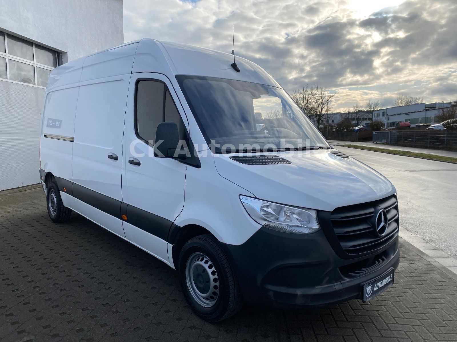 Fahrzeugabbildung Mercedes-Benz Sprinter III Kasten 214 CDI FWD L2H2/Klimaanlage