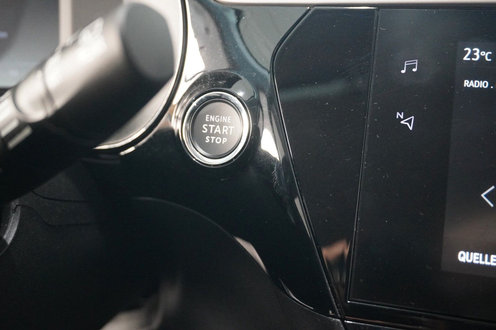 Fahrzeugabbildung Opel Corsa-e F EDITION 7KW NAVI/VIRT/SHZ/DAB/WÄRMEP.