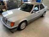 Mercedes-Benz 230 - Mercedes-Benz 230 aus 1992