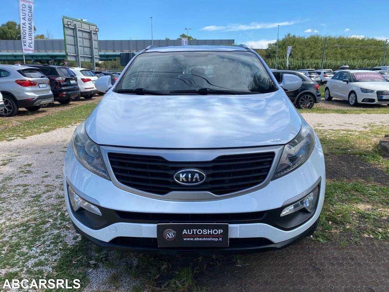 Kia Sportage 2012 — interior
