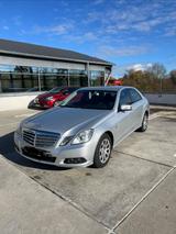 Mercedes-Benz E 220 CDI BlueEFFICIENCY - - Mercedes-Benz E 220 aus 2009: Cdi
