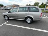 Skoda Octavia 1.6 Tour Combi Tour - gebrauchte Skoda Octavia aus dem Jahr 2009