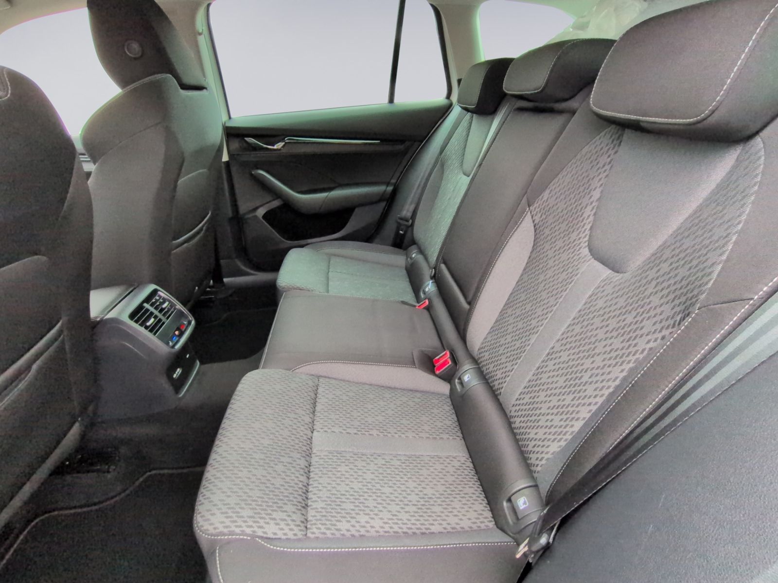 Octavia Combi 2.0 TDI DSG Clever PANO+KAMERA