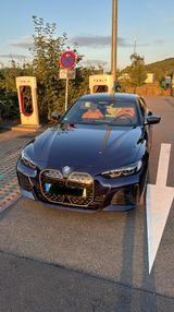 BMW i4 M50 - H&K AHK 360 Cam PA+ DAP Pano Carbon   - BMW i4 von privat