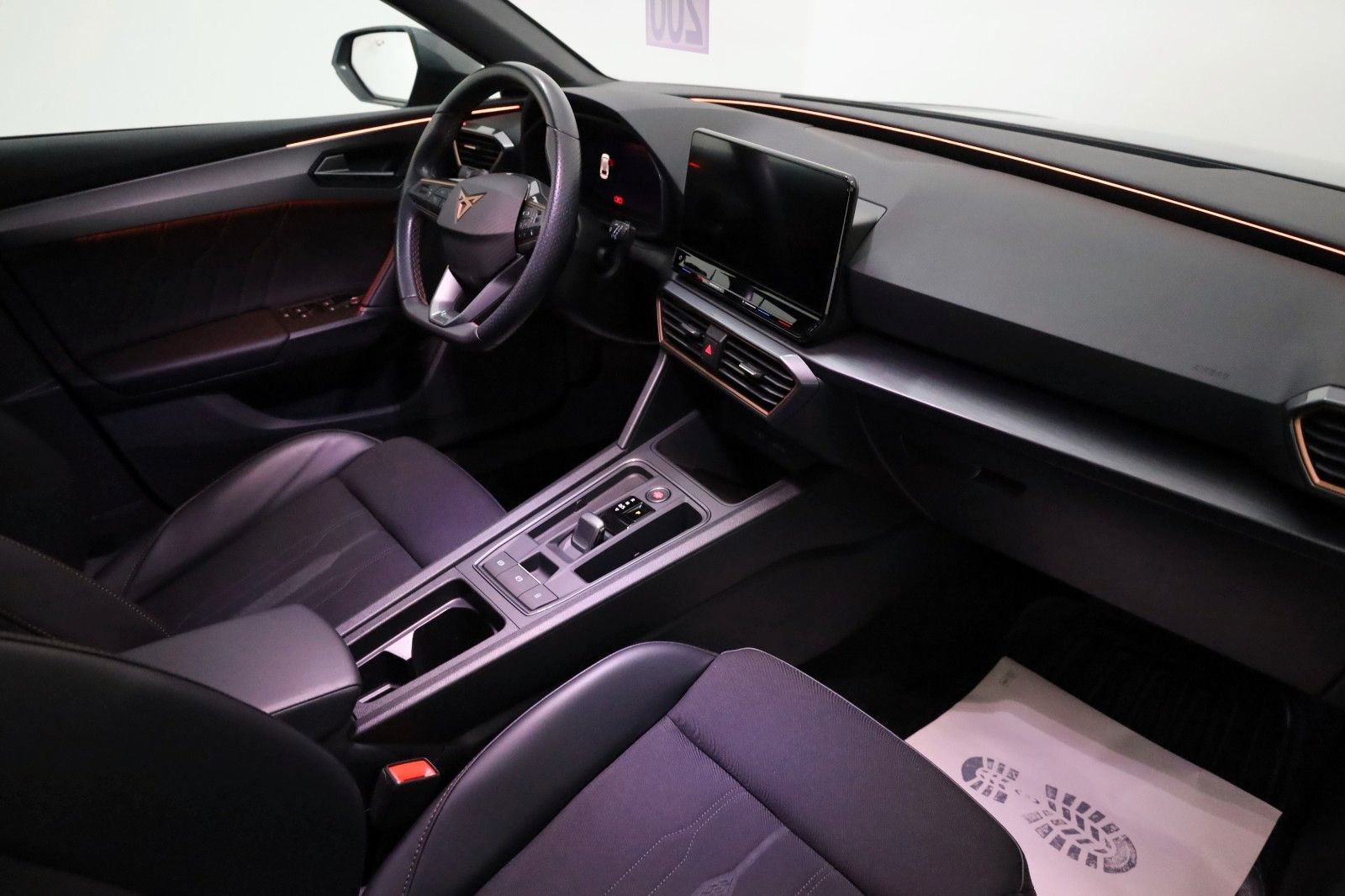 Fahrzeugabbildung CUPRA Leon Sportstourer VZ,Leder,Navi,LED,SH,Kamera+WR