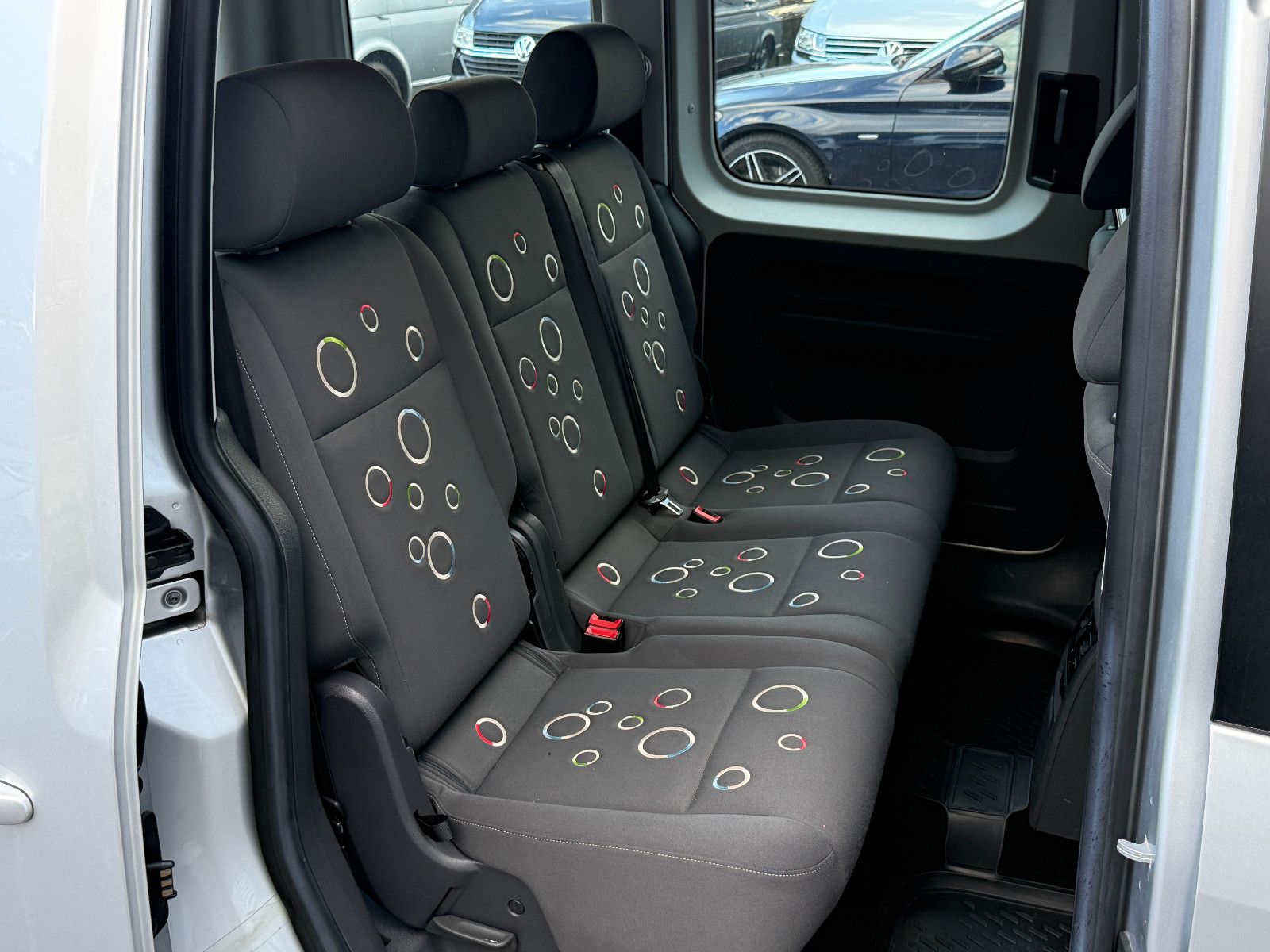 Fahrzeugabbildung Volkswagen Caddy Roncalli 1.6 TDI DSG AHK Tempomat SHZ