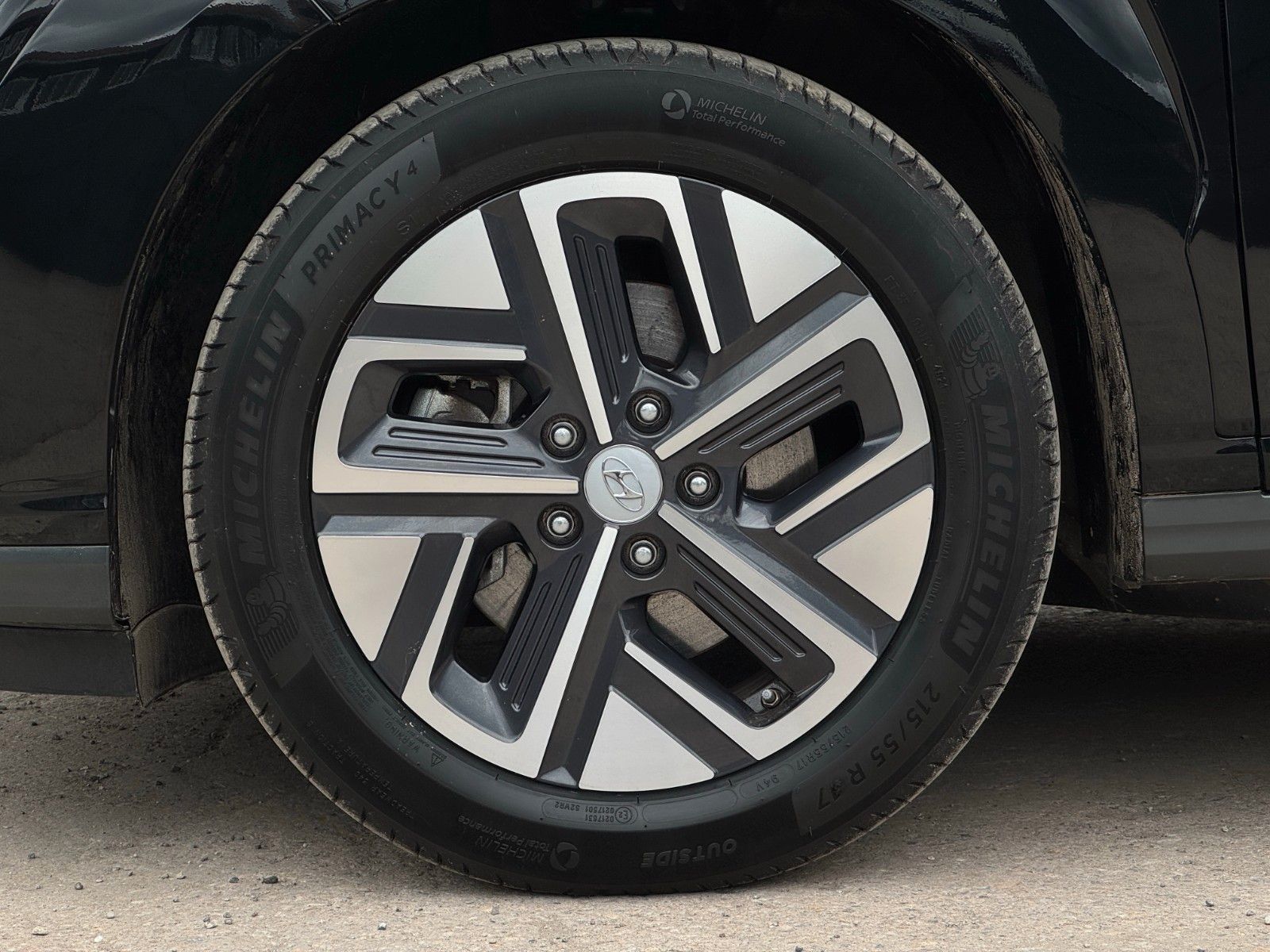 Fahrzeugabbildung Hyundai KONA E Edition 30+ PDC SHZ LHZ KRELL Temp CarPl.