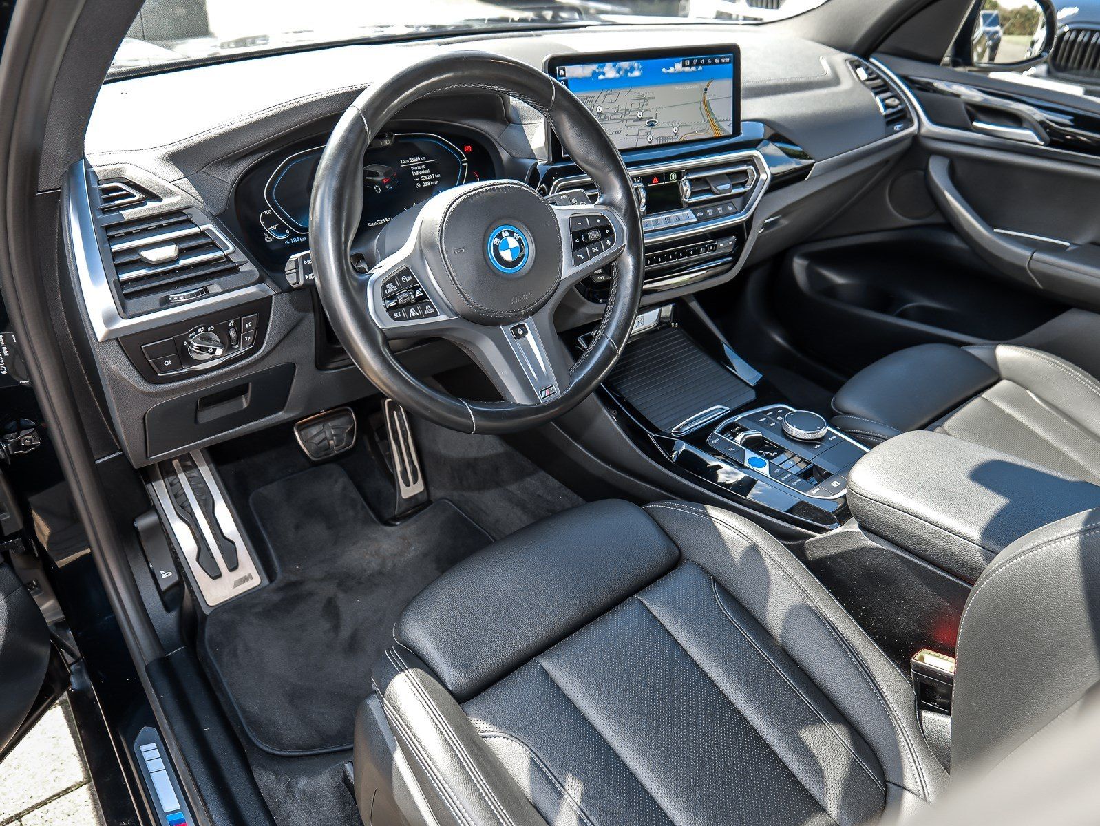 BMW iX3 M Sport PANO ACC RFK NAVI Standh. foto 18
