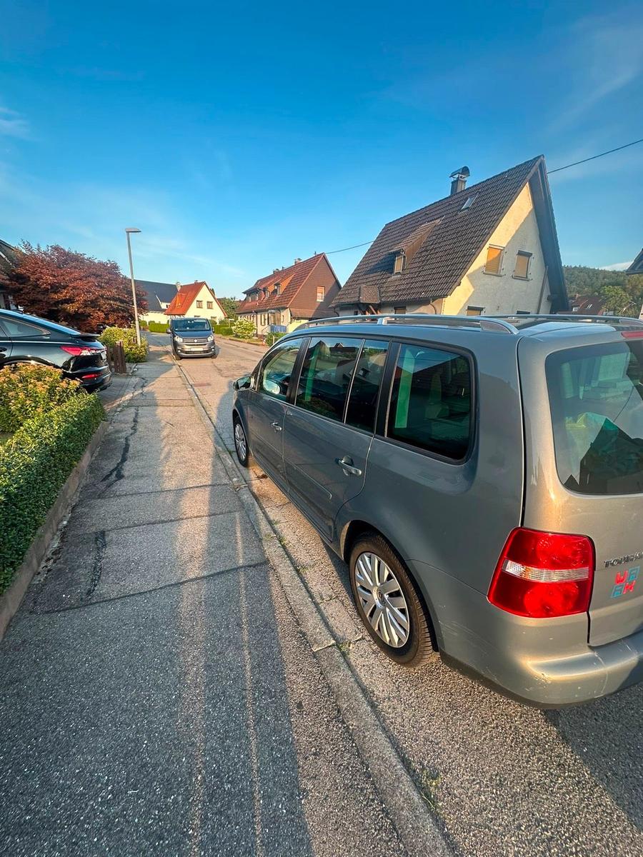 Volkswagen Touran 2006 — rear view