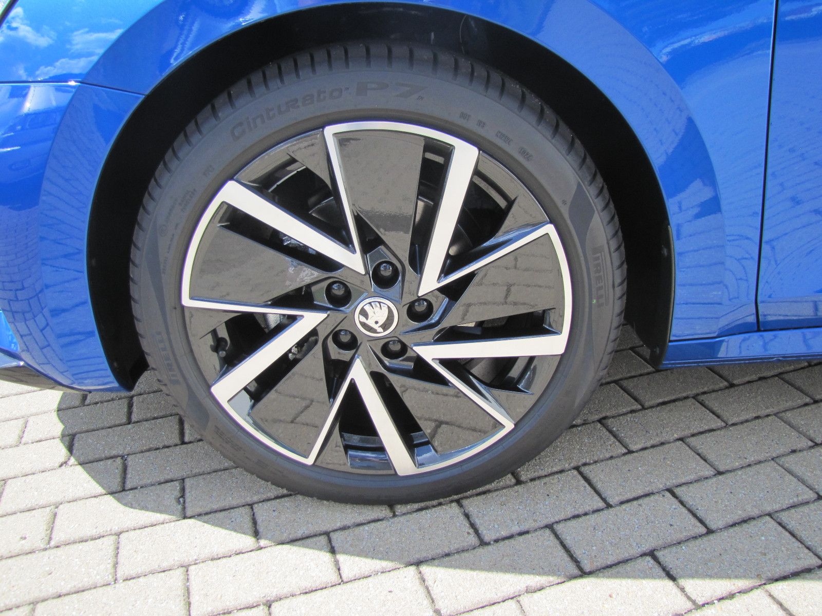 Fahrzeugabbildung SKODA Octavia Combi Sportline 2.0 TDI 150PS DSG