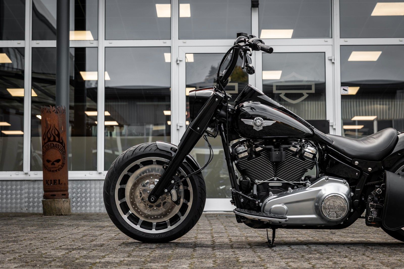 Fahrzeugabbildung Harley-Davidson FLFBS FAT BOY SOFTAIL 114 -JEKILL&HYDE-