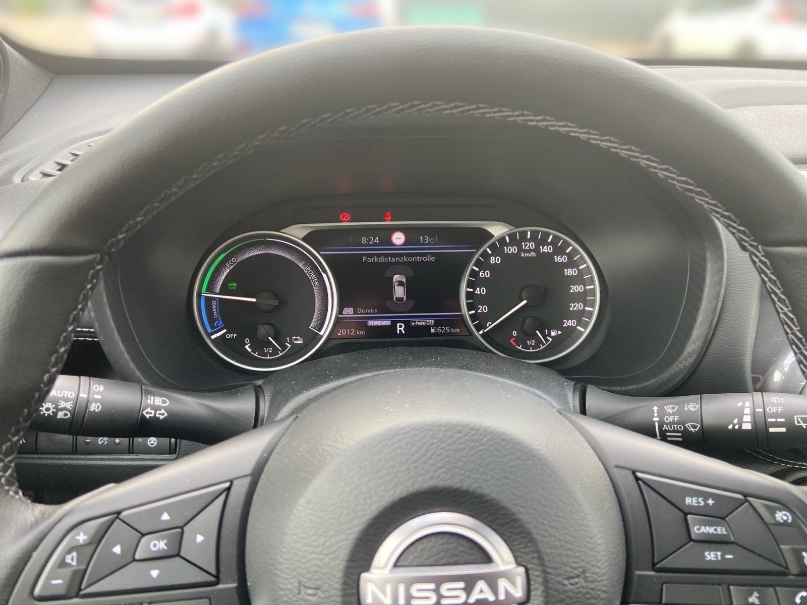 Fahrzeugabbildung Nissan JUKE 1.6 HYBRID 143 PS 4AMT N-CONNECTA Winter