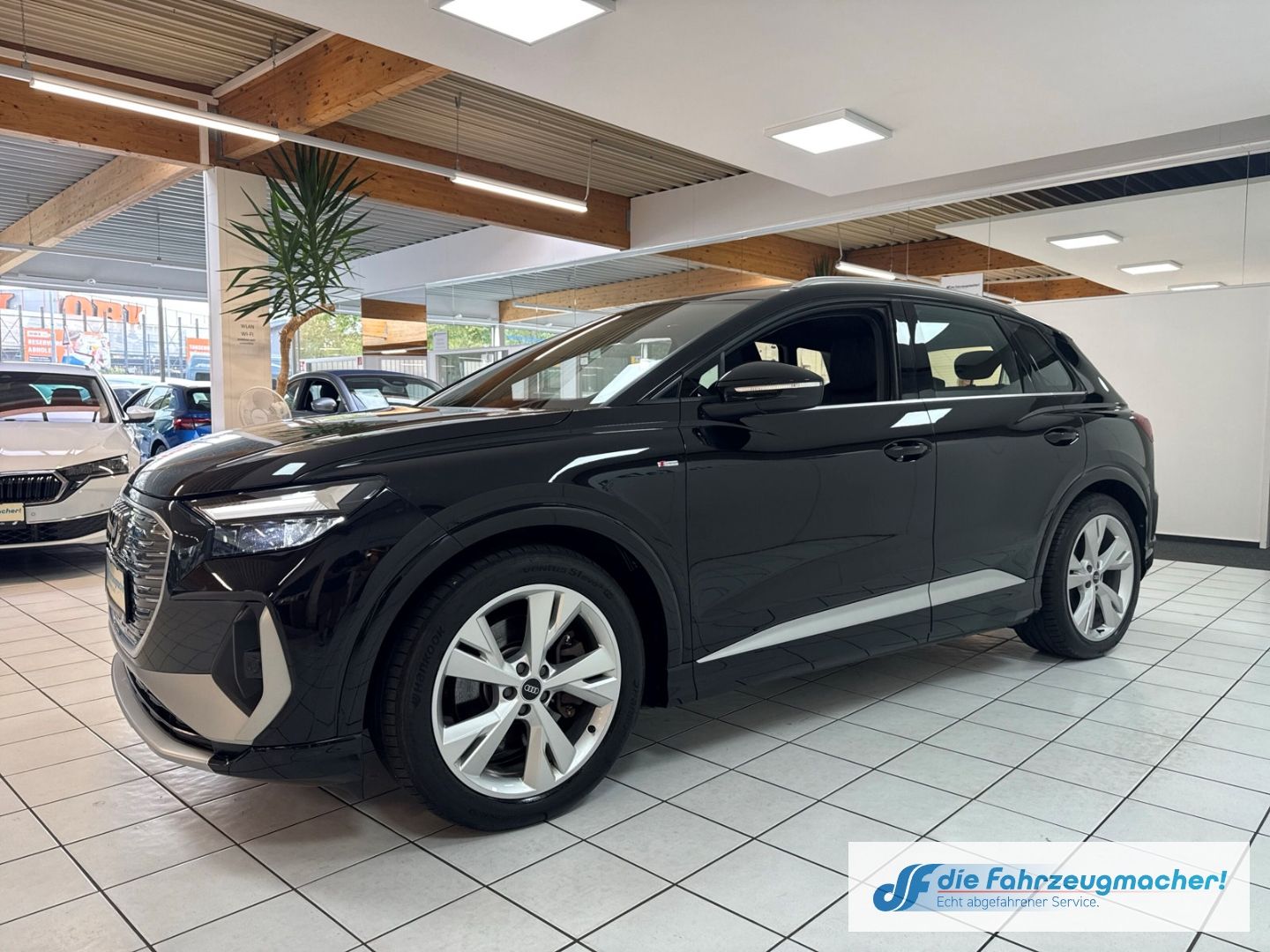 Fahrzeugabbildung Audi Q4 e-tron 45 quattro Sportpaket Navi Leder Digit