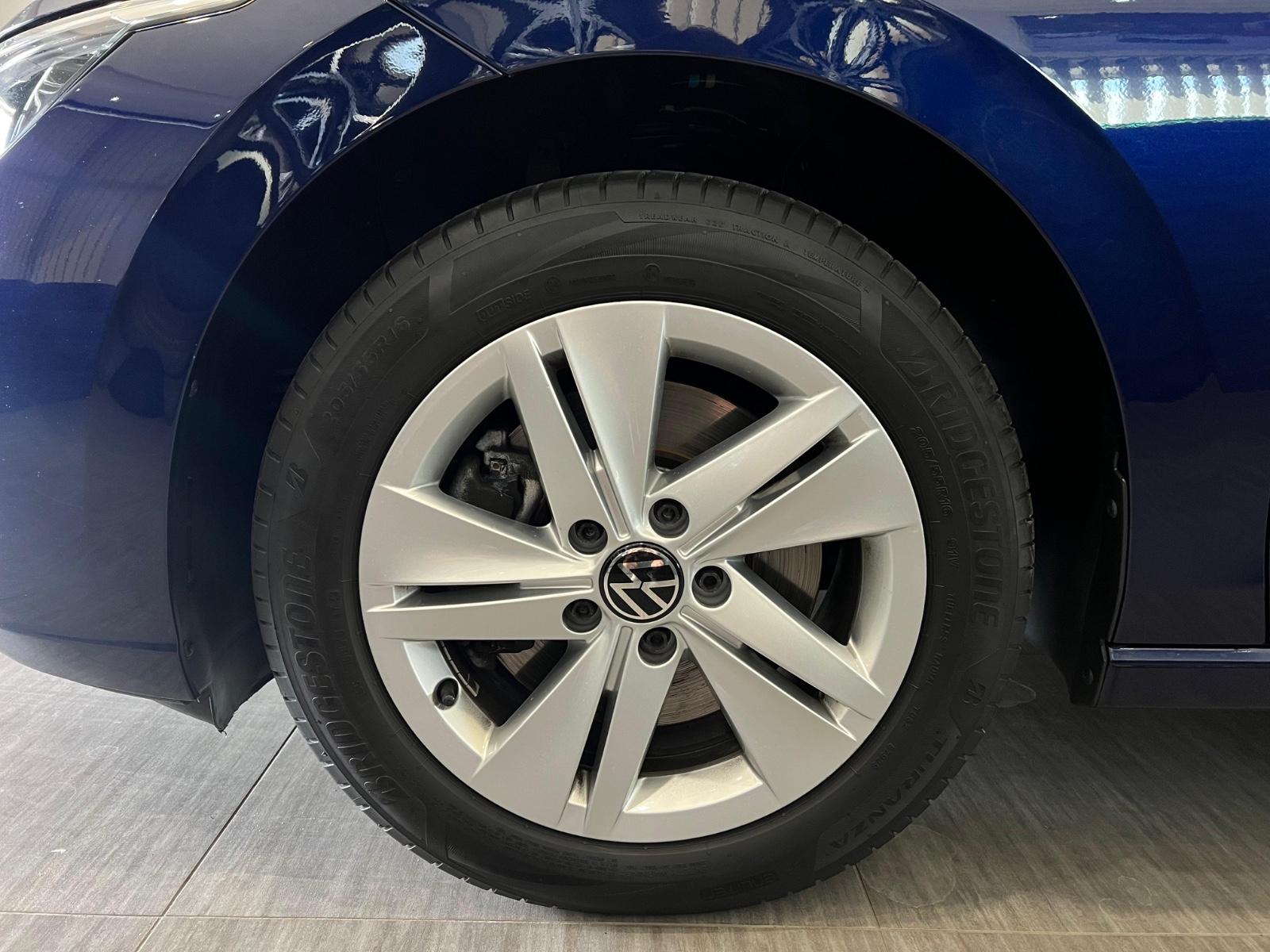 Volkswagen Golf VIII 2.0TDI*DSG*NAV*VIRT*LED*ACC*DAB*AHK*1H