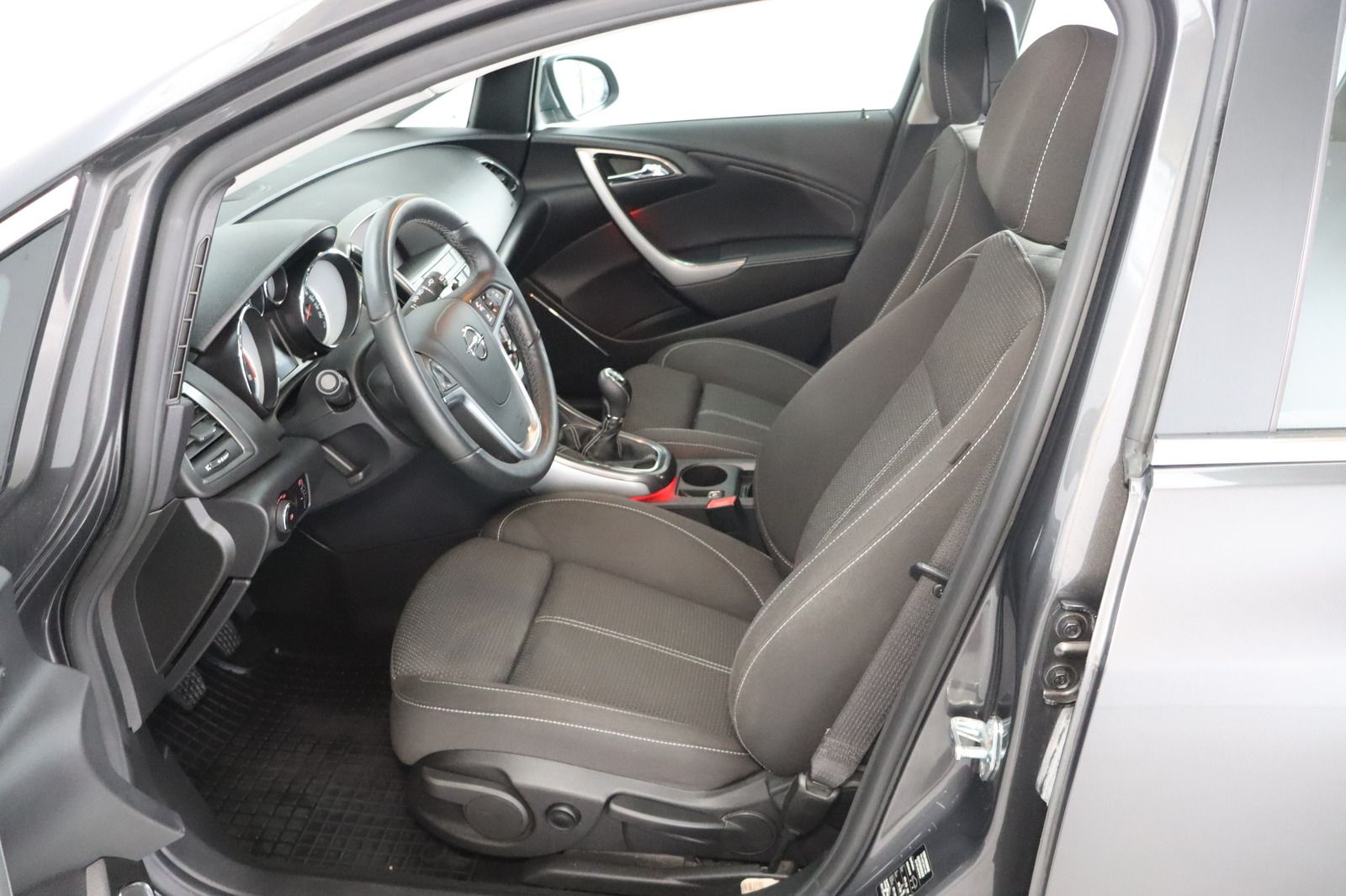 Fahrzeugabbildung Opel Astra J 1.6 Turbo Innovation * 1. Hd. * wenig Km