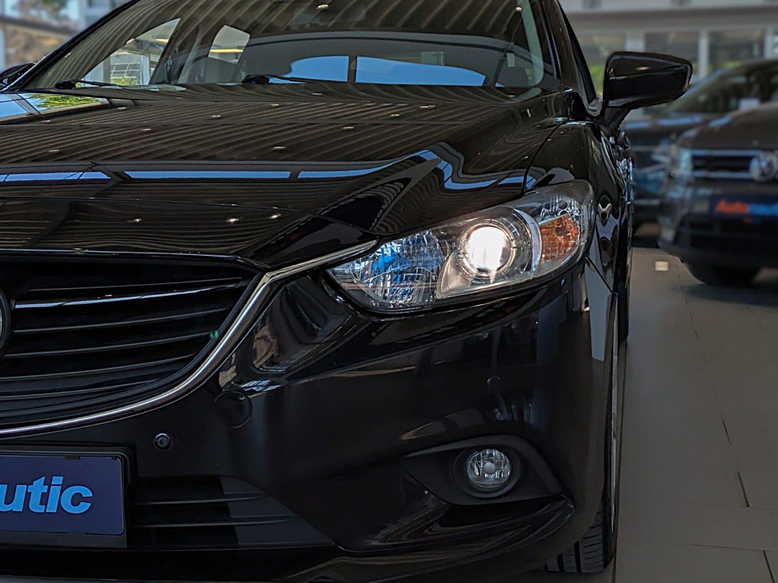 Fahrzeugabbildung Mazda 6 Kombi Center-Line KLIMAAUT SITZHEIZG NAVI 19''