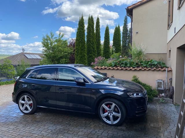 AUDI SQ5 3.0 TFSI  - AHK, LuftFw, Pano, StdHzg, Raute