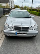 Mercedes-Benz 230 E rostfrei, Top Zustand Erbmasse TÜV neu - Mercedes-Benz 230 in Bochum