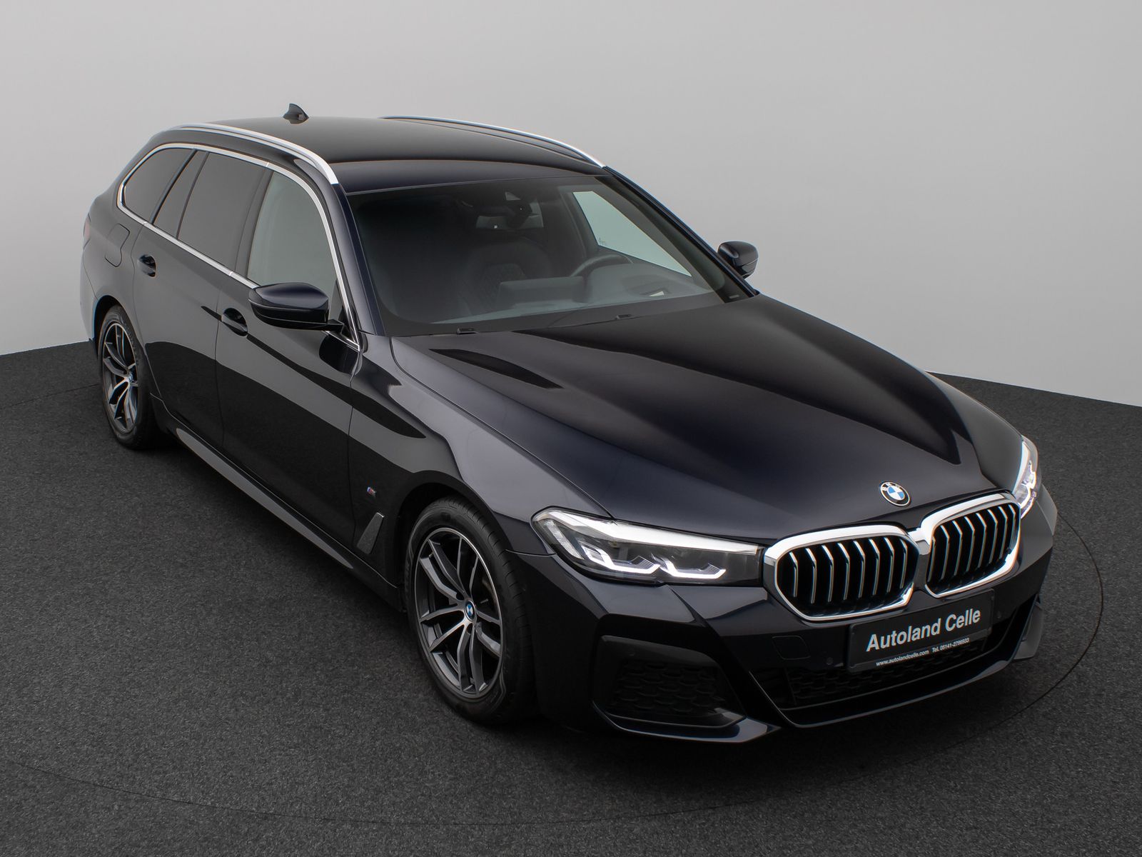 Fahrzeugabbildung BMW 520d xD M Sport Kamera HUD DAB 4xKlima Alarm AHK