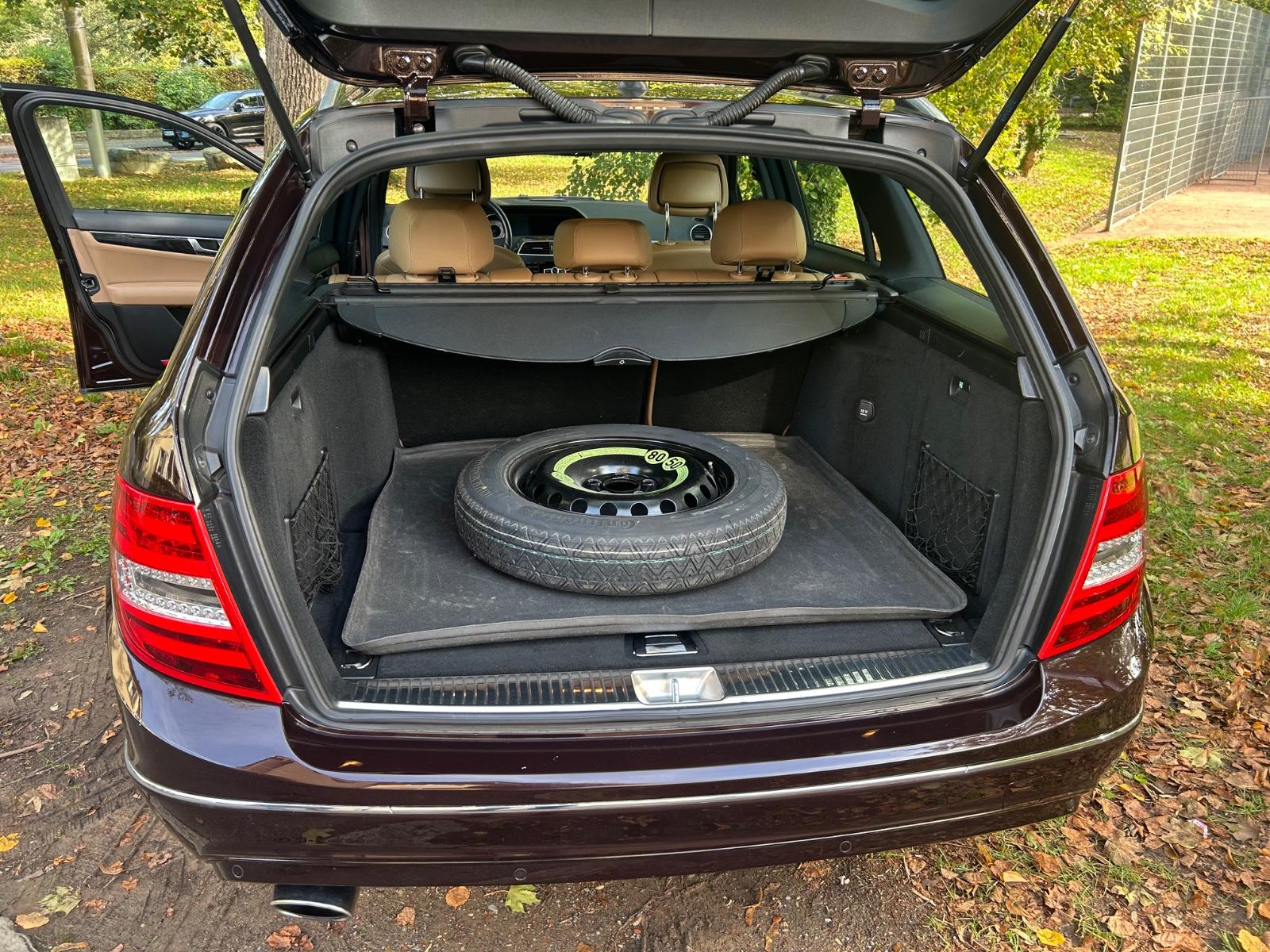 Mercedes-Benz C220 2011 — photo 8
