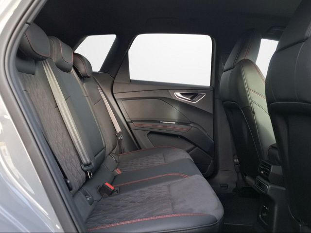 Q4 E-TRON 45 QUATTRO S-LINE+CAM+AZV+MATRIX