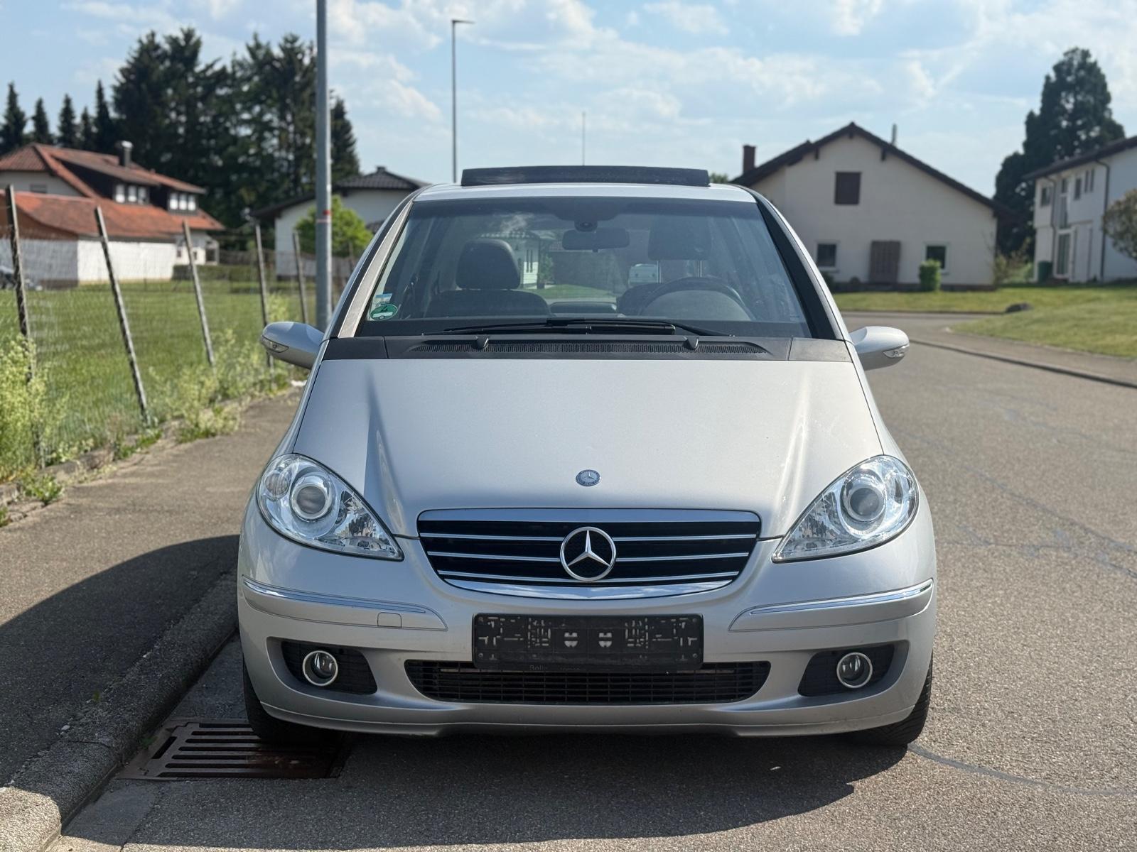 Mercedes-Benz A200 2005 — вигляд ззаду