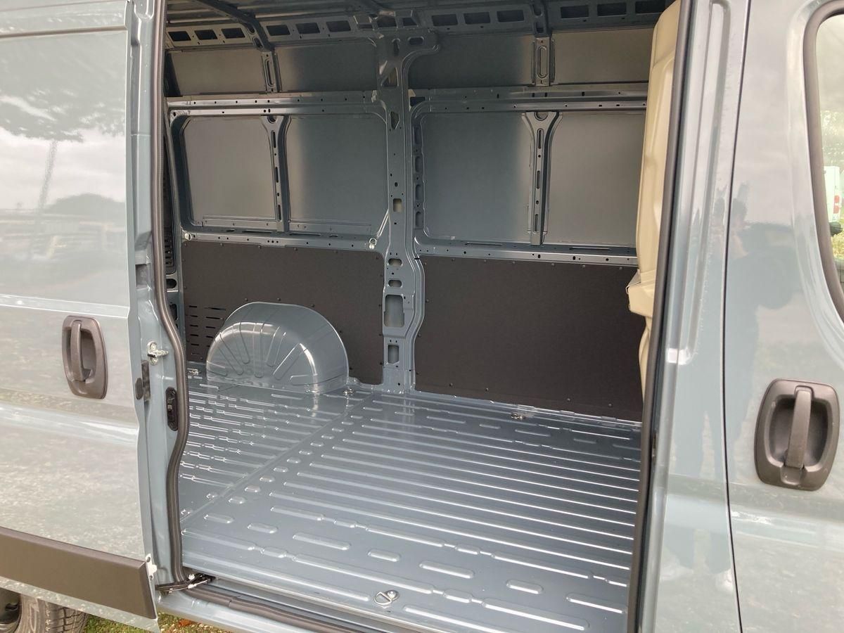 Fahrzeugabbildung Fiat Ducato 35 L2H2 Kastenwagen 140 MT6