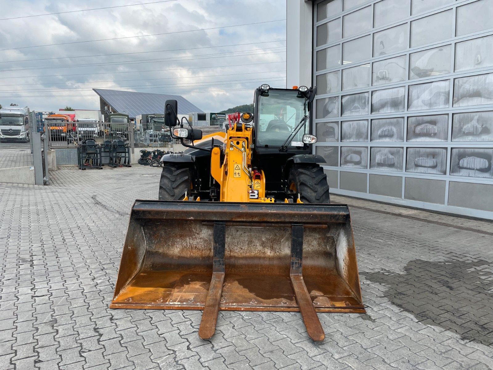 Fahrzeugabbildung JCB 535-95 / nur 1.354h / Palettengabel & Schaufel - mit KI generiert/bearbeitet