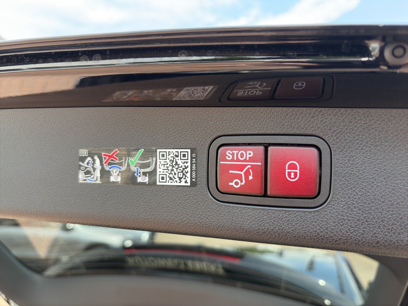 Fahrzeugabbildung Mercedes-Benz E 450 d 4M AMG Head Up Airm Distr Digi Burm AHK