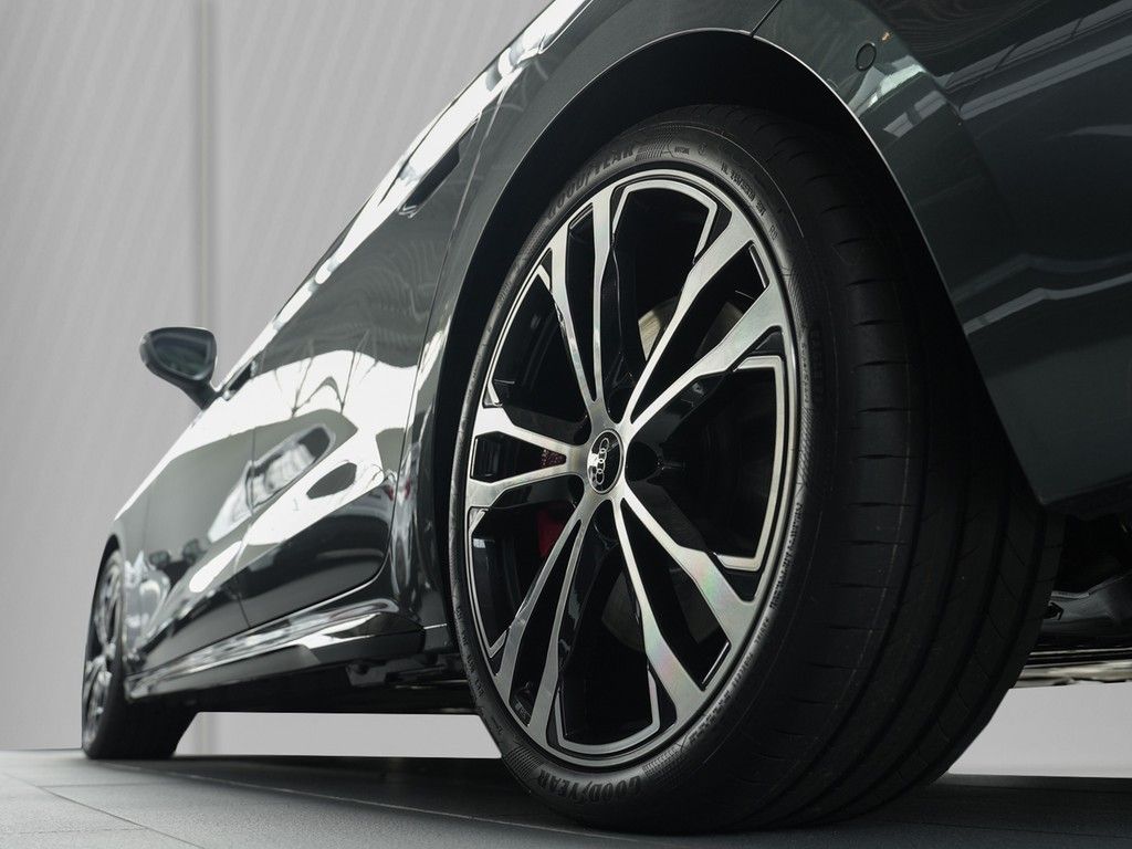 Audi A5 Avant e-hybrid quattro S-Line foto 5