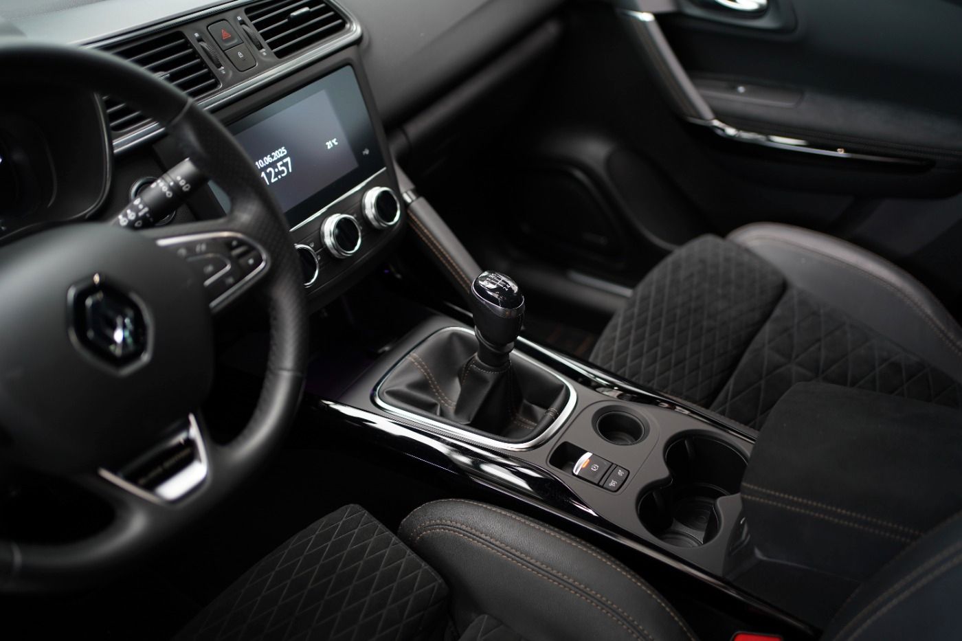 Fahrzeugabbildung Renault Kadjar TCe 140 Black Edition +Black Edition+Navi