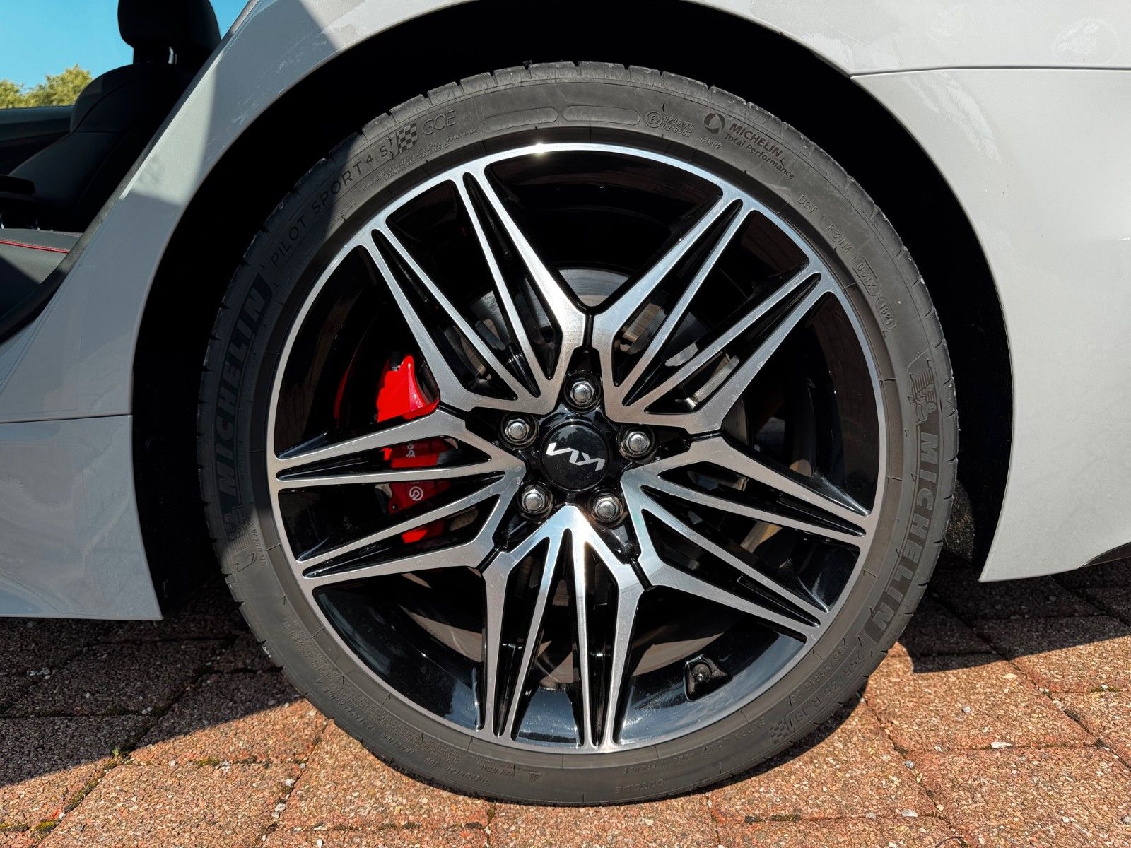 Fahrzeugabbildung Kia STINGER 3.3T AWD GT 360° GLASDACH 366PS